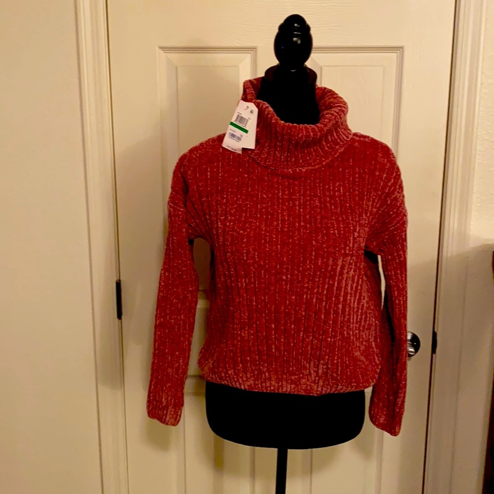 Blush colored turtleneck sweater cropped - Picture 1 of 5